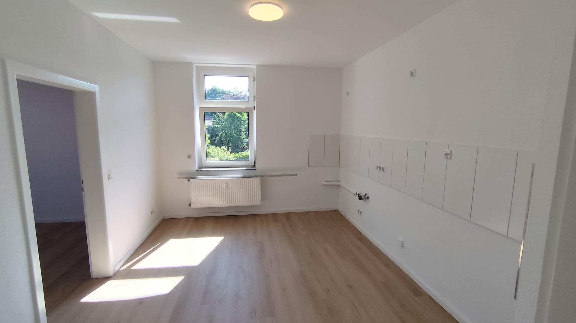 Sanierte, helle 110 qm Wohnung mit 4,5 Zimmern in der Holzstraße
