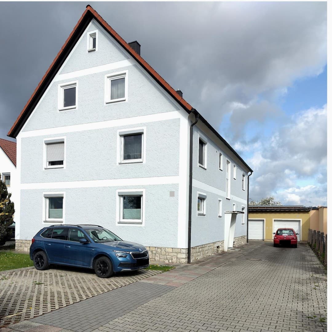 Vermietetes 4-Parteienhaus mit großem Garten