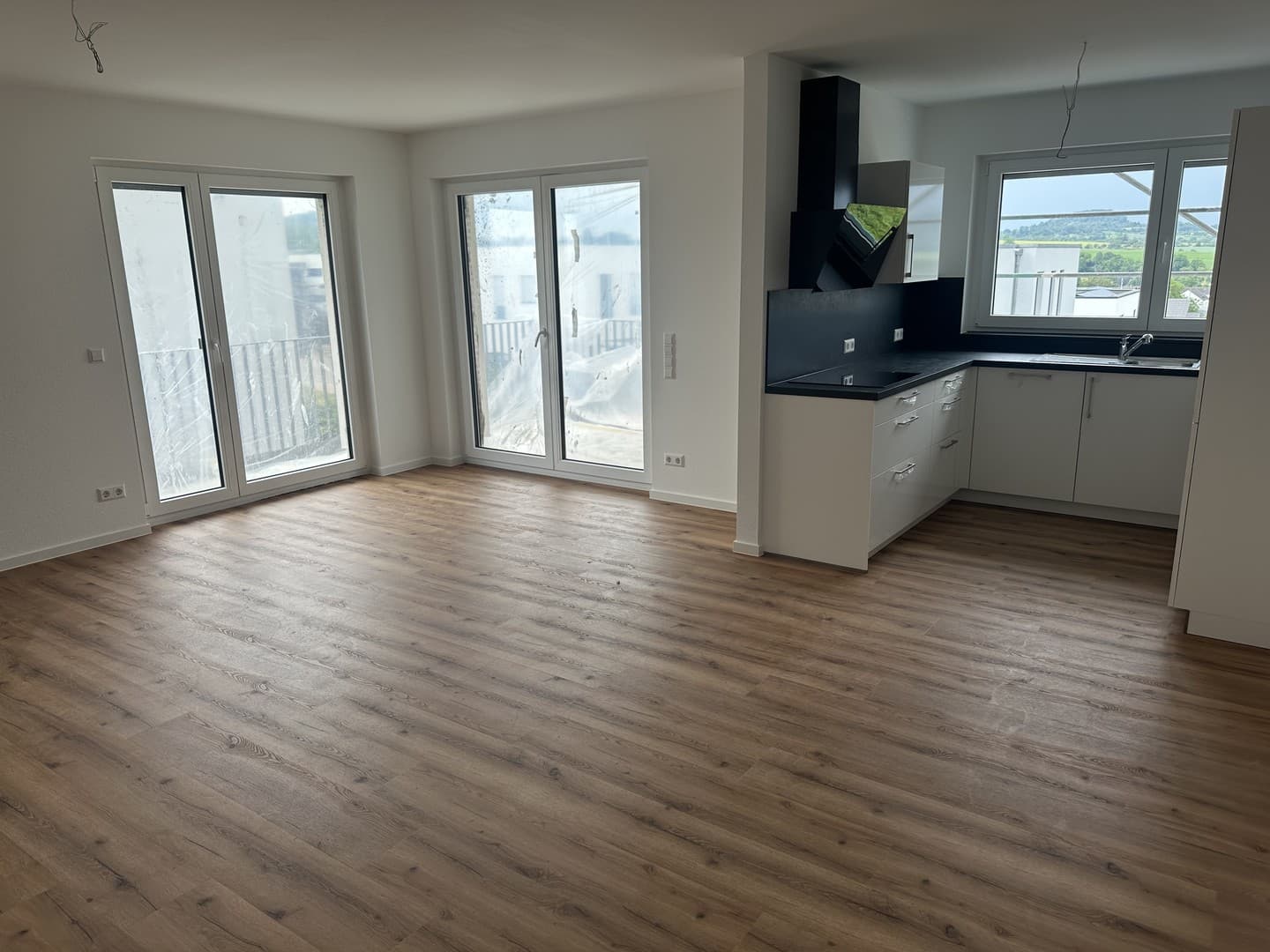 Neubau/ Erstbezug - Moderne 3,5 Zi-Wohnung mit Terrasse