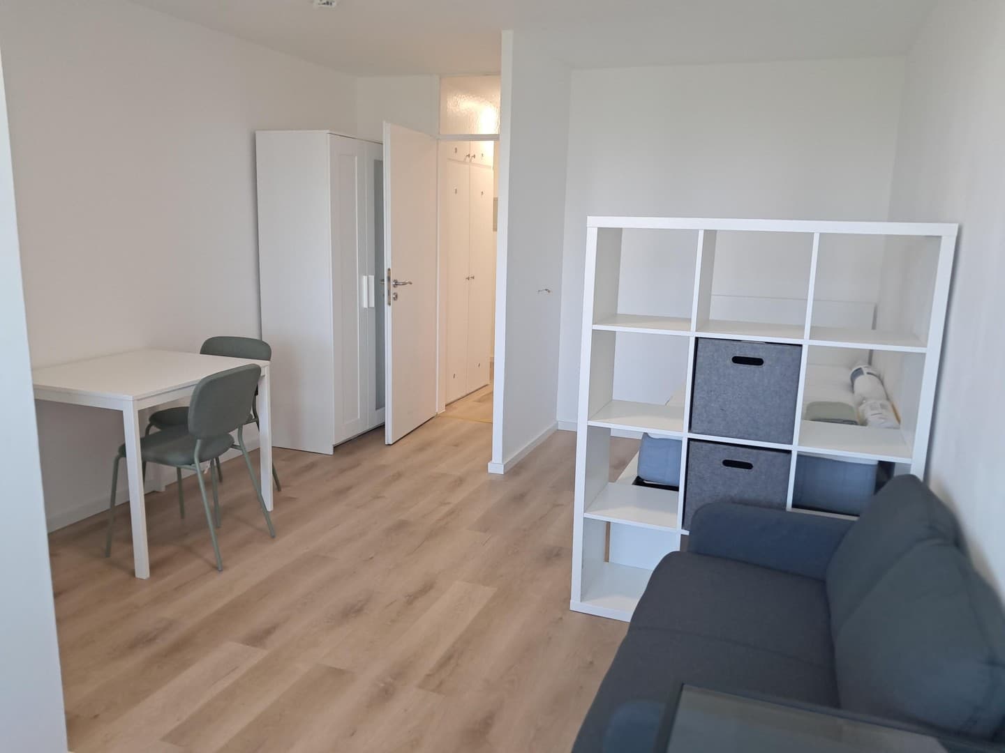 Möbliertes 1 Zimmer Apartment mit Balkon nahe Siemens Campus - Erstbezug nach Renovierung