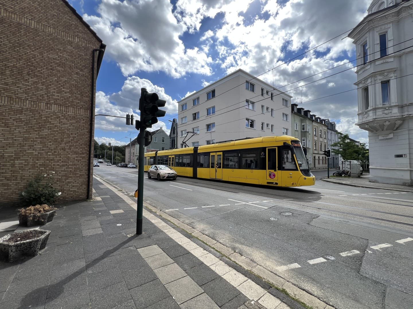 Frisch renovierte Eigentumswohnung mit Top-Mieter (Provisionsfrei)