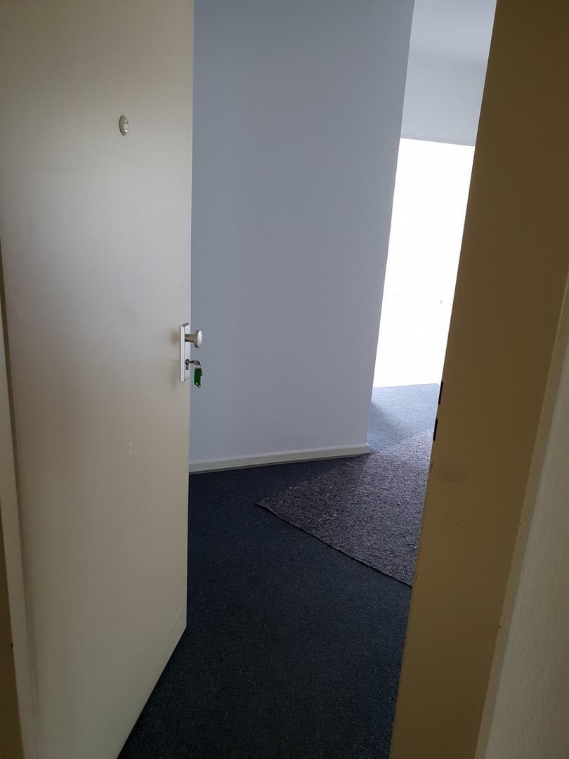Helle gepflegte Etagenwohnung, großzügiger Schnitt,