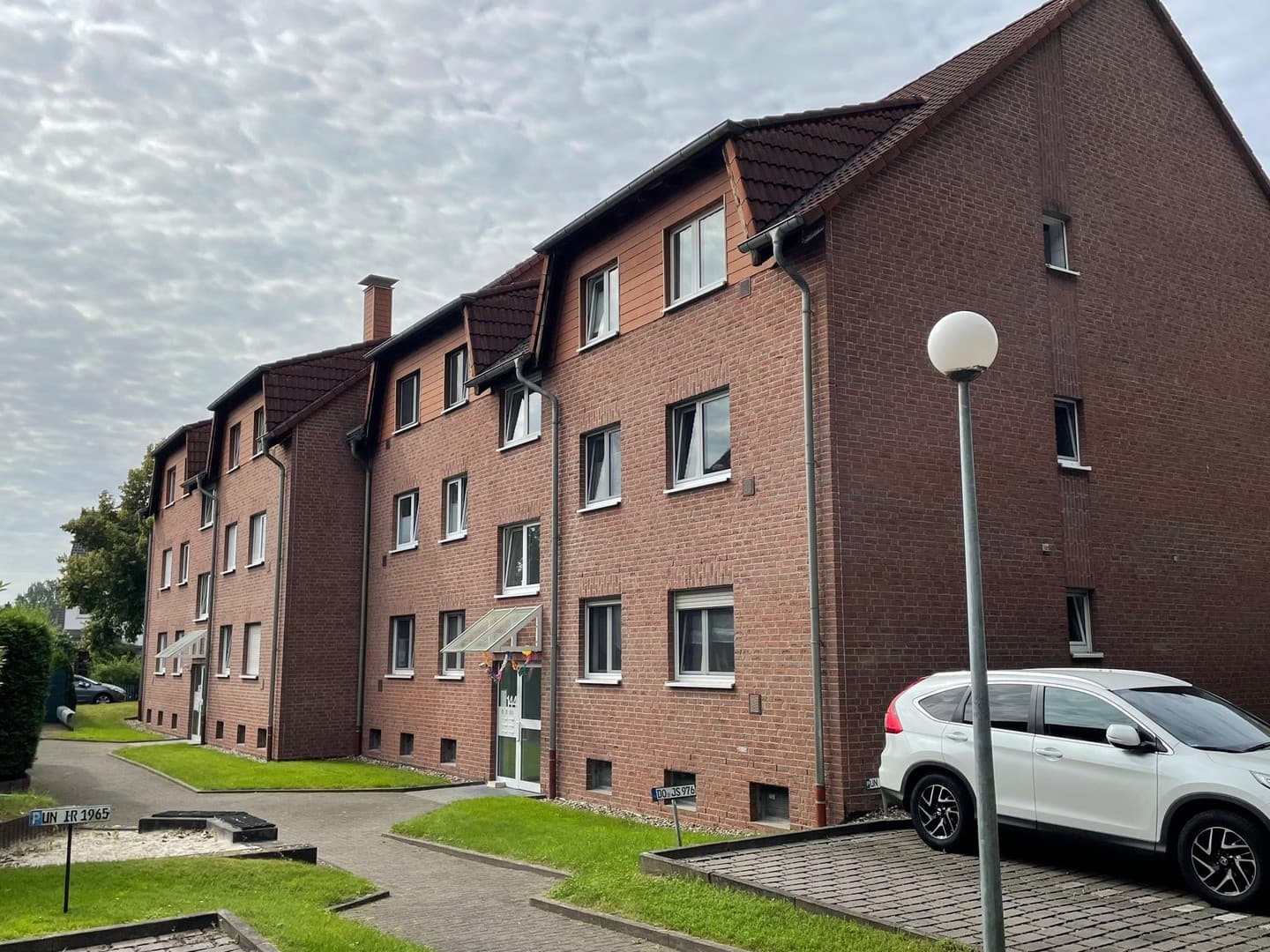 Helle 3,5-Zimmerwohnung mit neuem Badewannebad und sonnigem SÜD-WEST-Balkon
