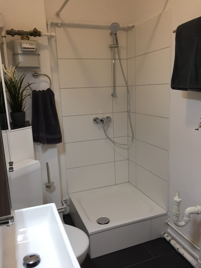 Neue EBK, neues Bad, neue Heizung, helle 1 Zimmer Wohnung