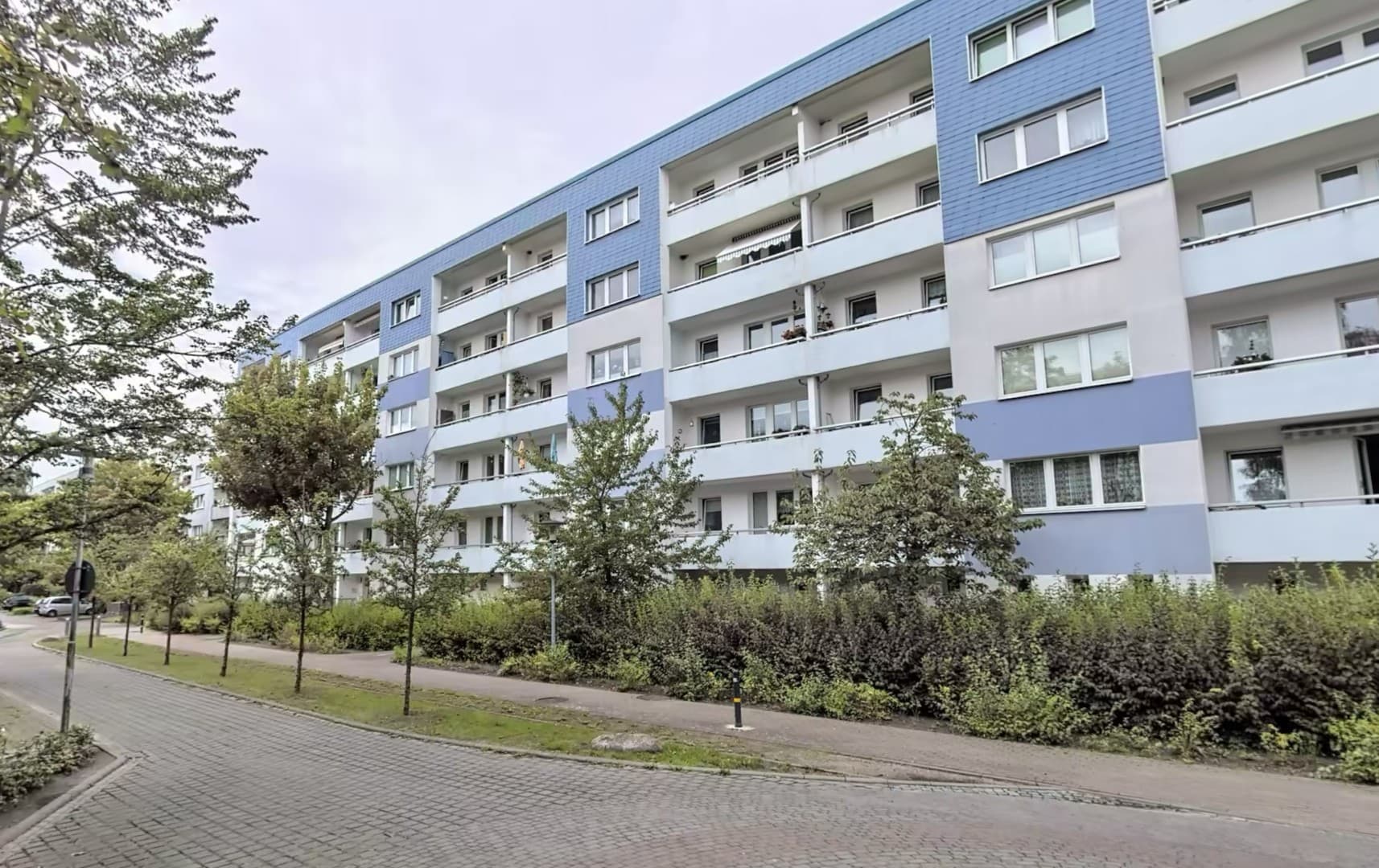 4-Raum-Wohnung mit Einbauküche, Balkon & Autostellplatz