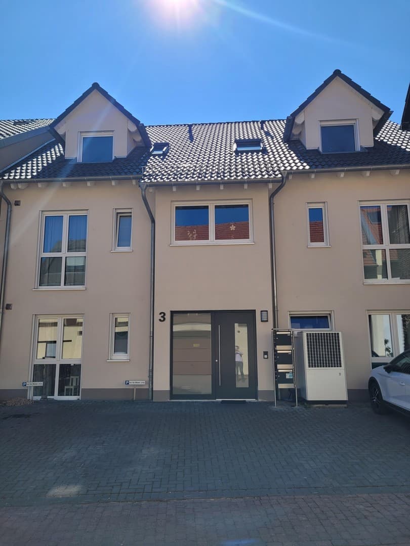 Attraktive 3-Zimmer-DG-Wohnung mit EBK und Balkon