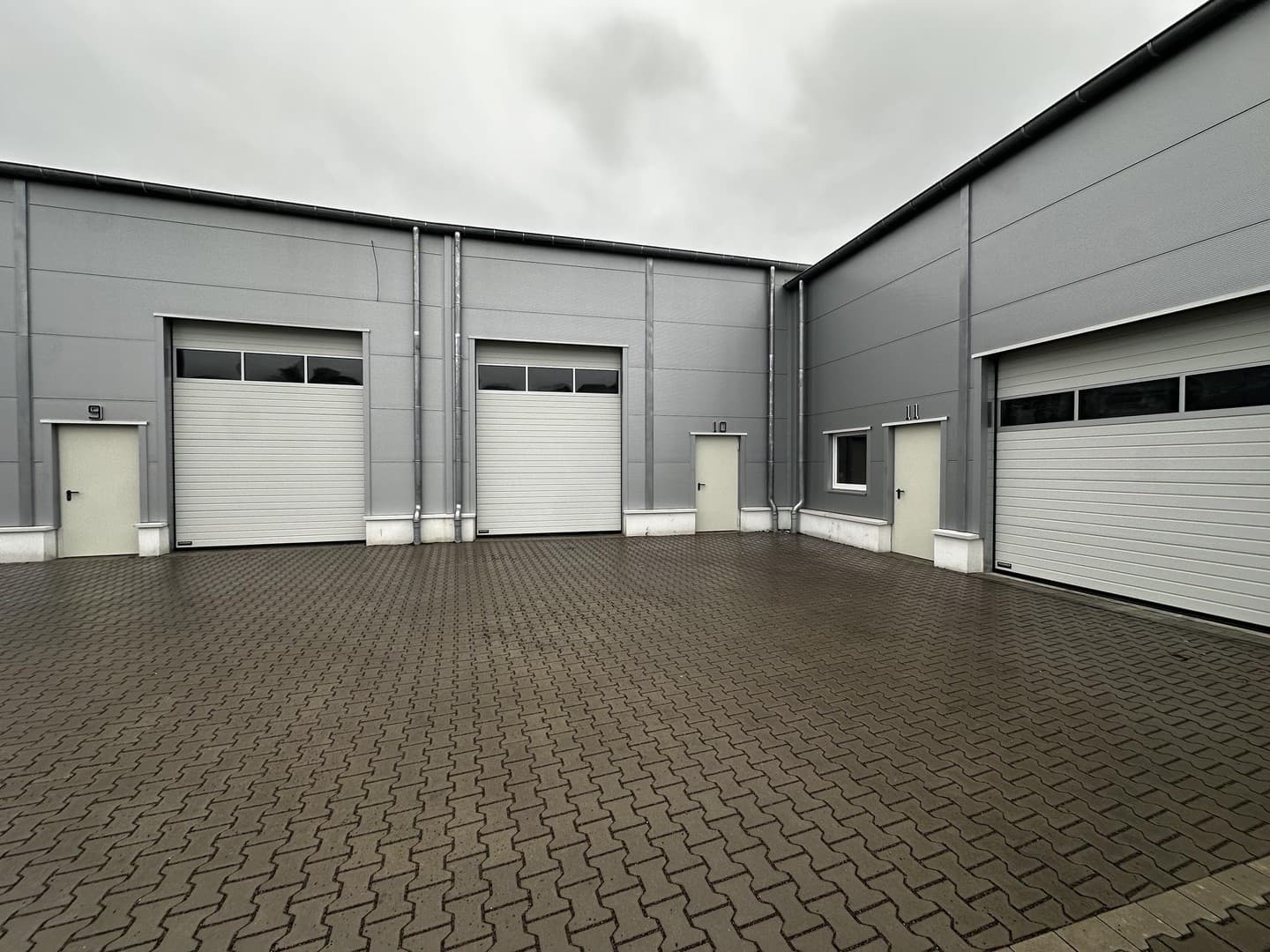 Neue und moderne Lager- und Produktionshalle zu vermieten, Delitzscher Straße 82