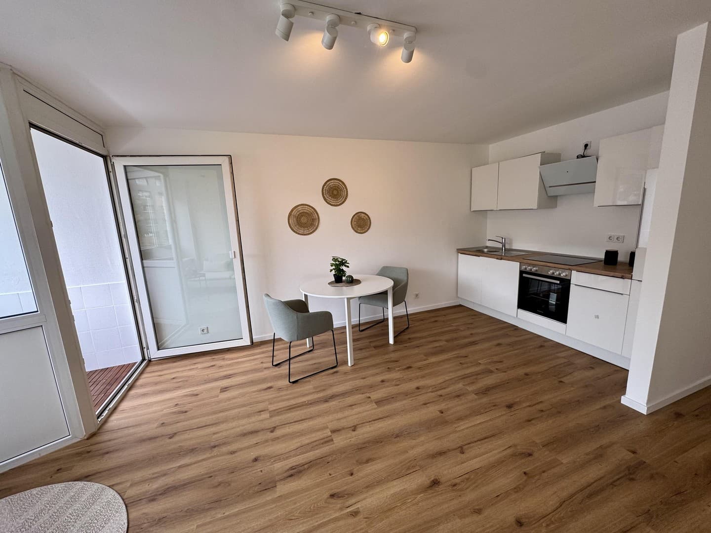 Modernisierte 2-Zimmer-Wohnung in Köln-Mülheim mit Küche