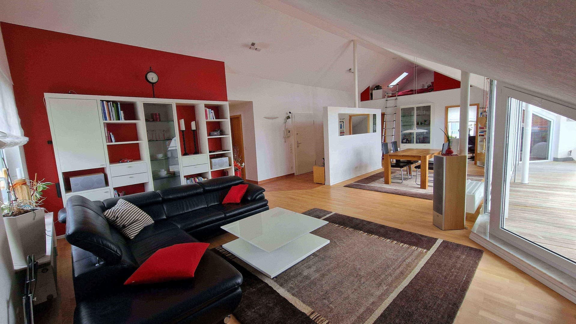 Provisionsfrei; 3 1/2-Zimmer-DG-Wohnung mit gehobener Ausstattung und EBK in Rutesheim