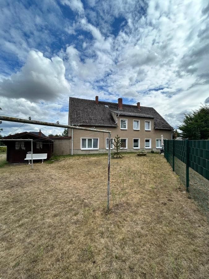 Mehrfamilienhaus mit Entwicklungspotenzial auf großzügigem Grundstück in Vipperow