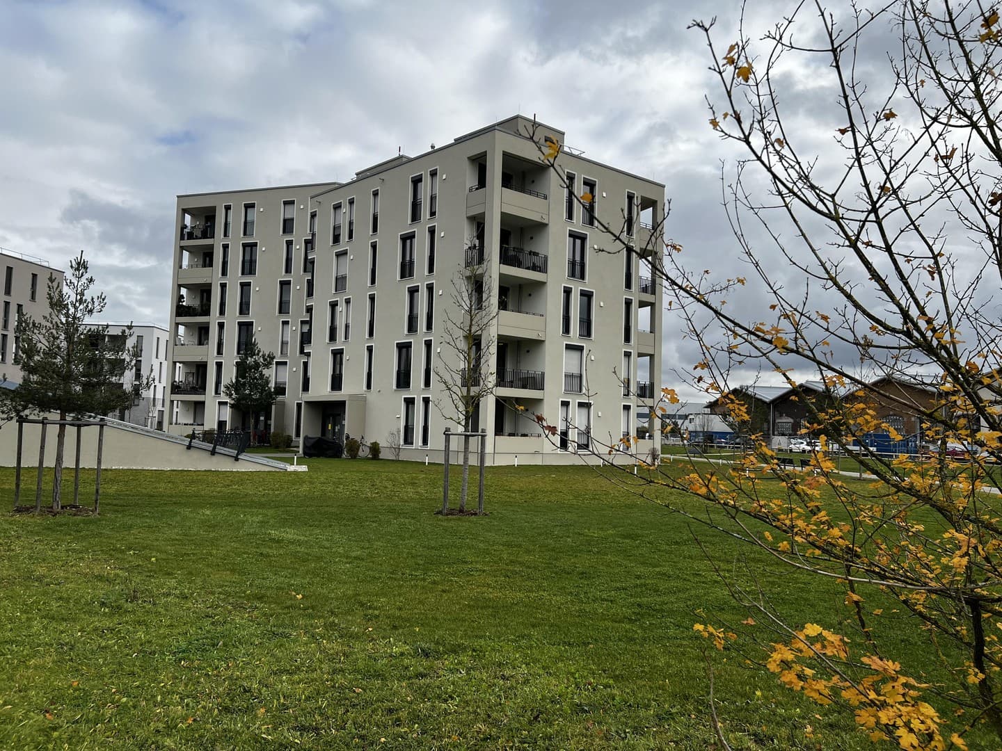 2 Zimmer Whg 58m²/61m² EBK, TG