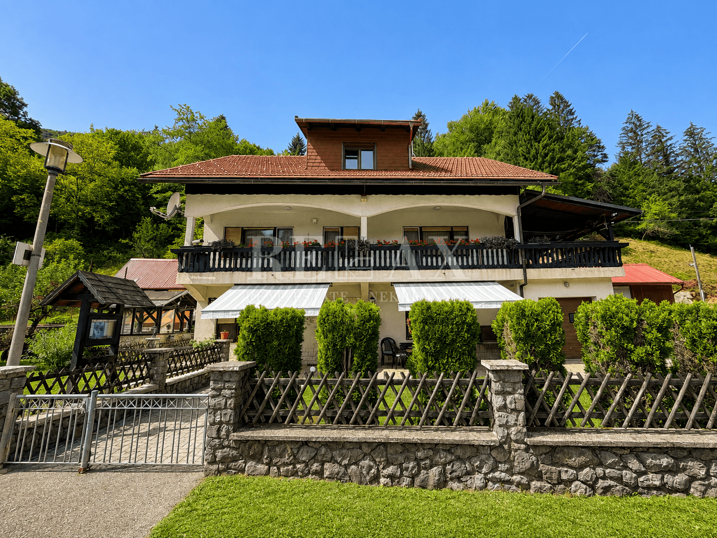 Brod Na Kupi – geräumiges Haus mit großem Garten