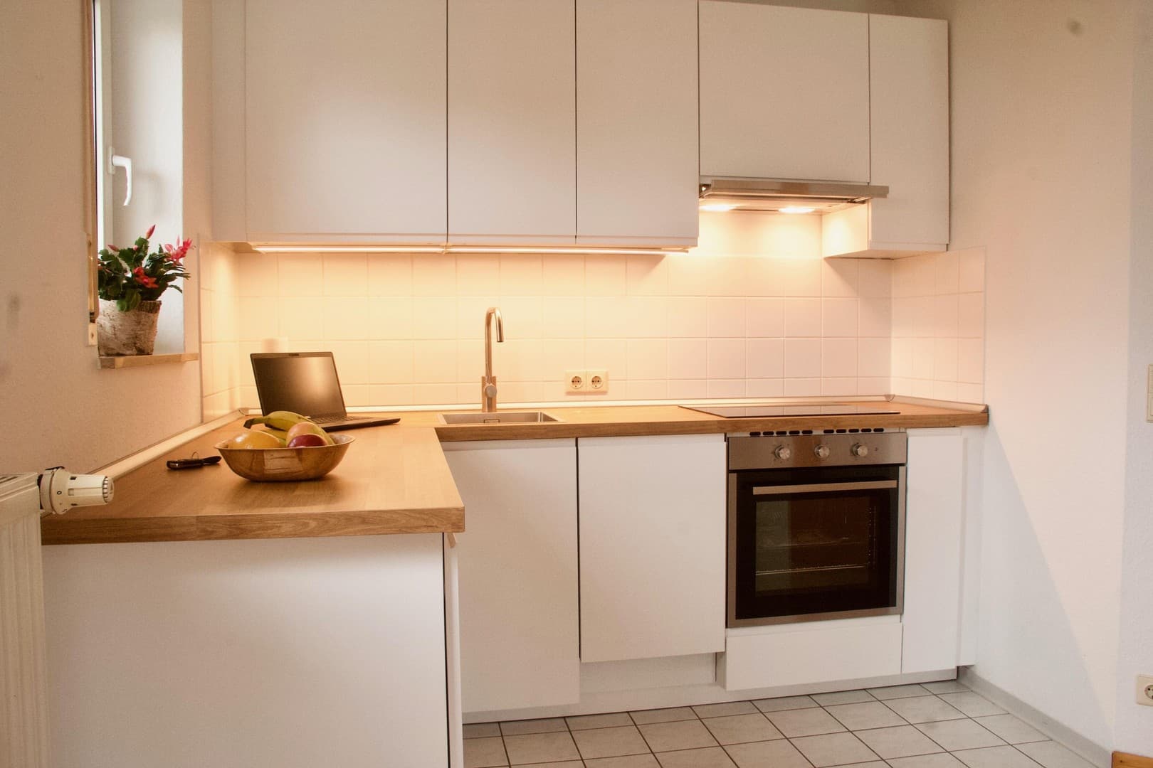 ebenerdige 1-Zi. Wohnung mit Terrasse - moderne EBK & Duschkabine