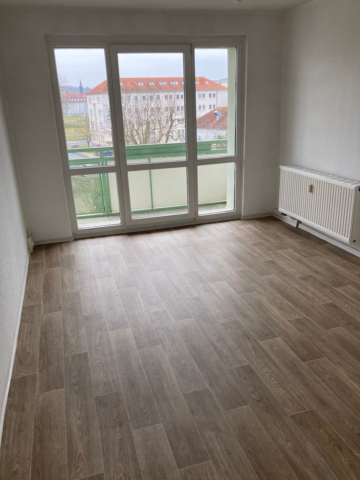 Erstbezug nach Sanierung: City-Familienwohnung mit Balkon, Tageslichtbad und Stellplatz.