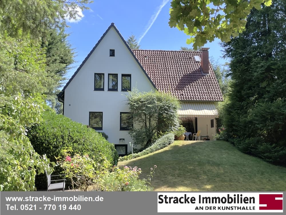 Freistehendes Einfamilienhaus auf herrlichem Grundstück.