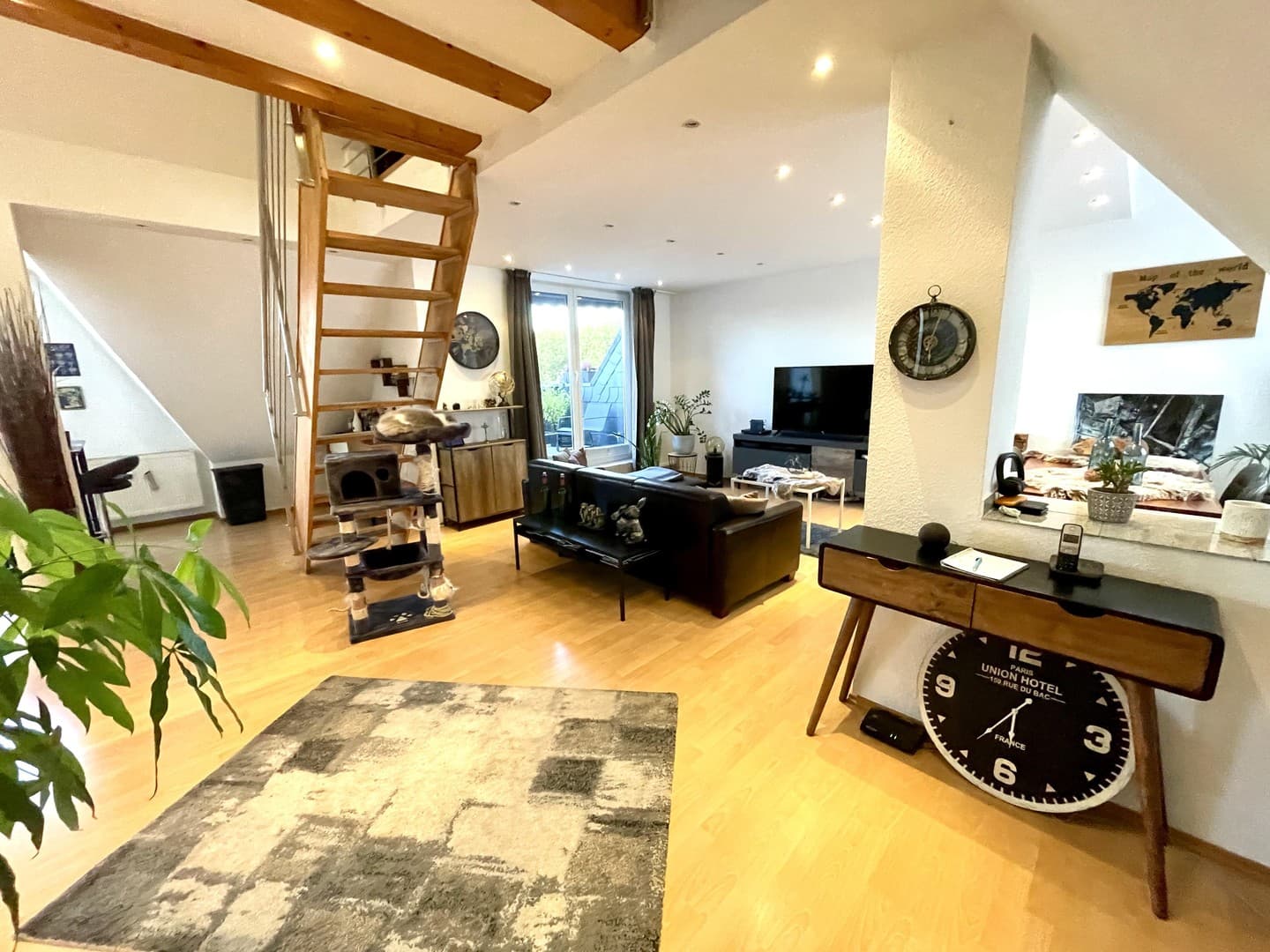 Einzigartige Maisonette-Studio-Wohnung mit Balkon