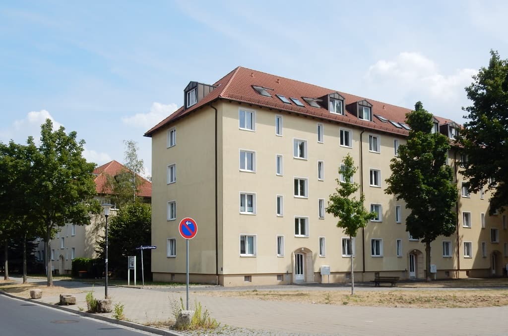 Schick sanierte 2-Zimmer-Wohnung in grünem, ruhigem Wohngebiet.