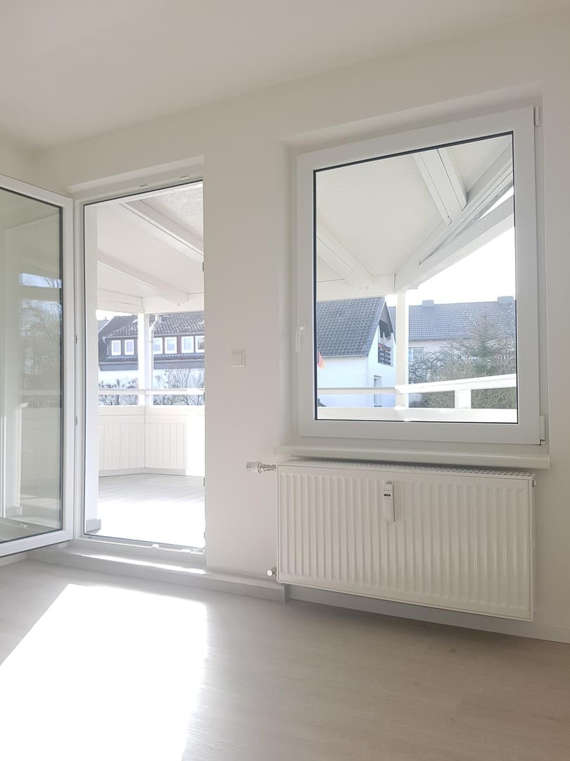 Schöne, sanierte OG Wohnung mit großem Balkon