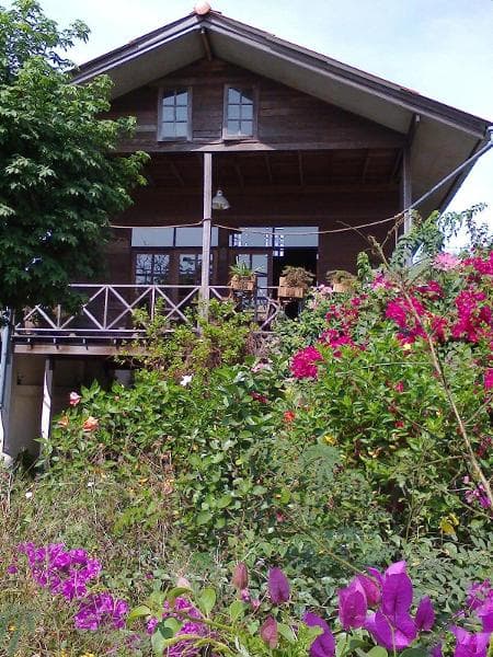 Das besondere Holzhaus in Korat