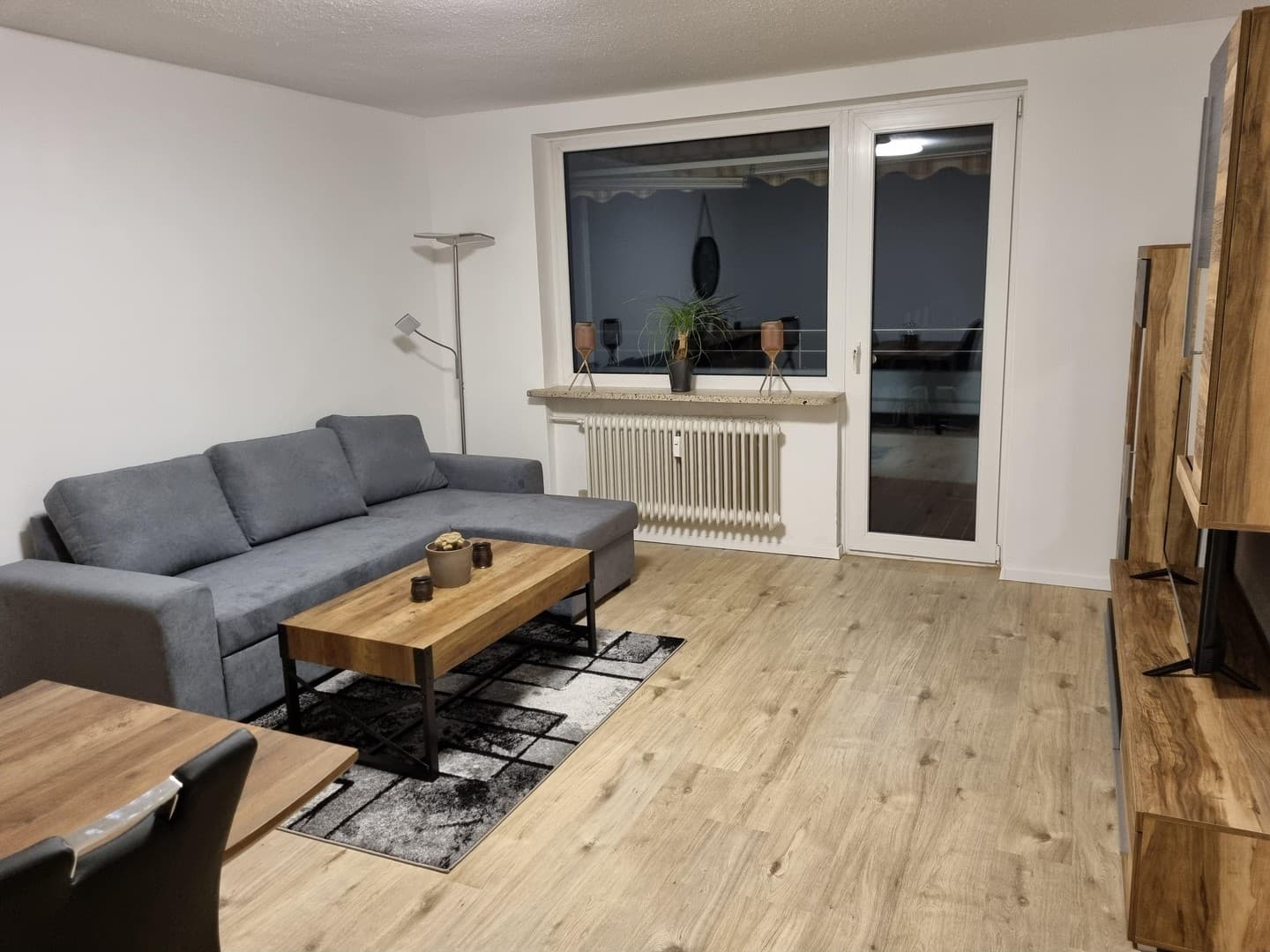 Möblierte 3-Zimmer-Wohnung, EBK, Renoviert