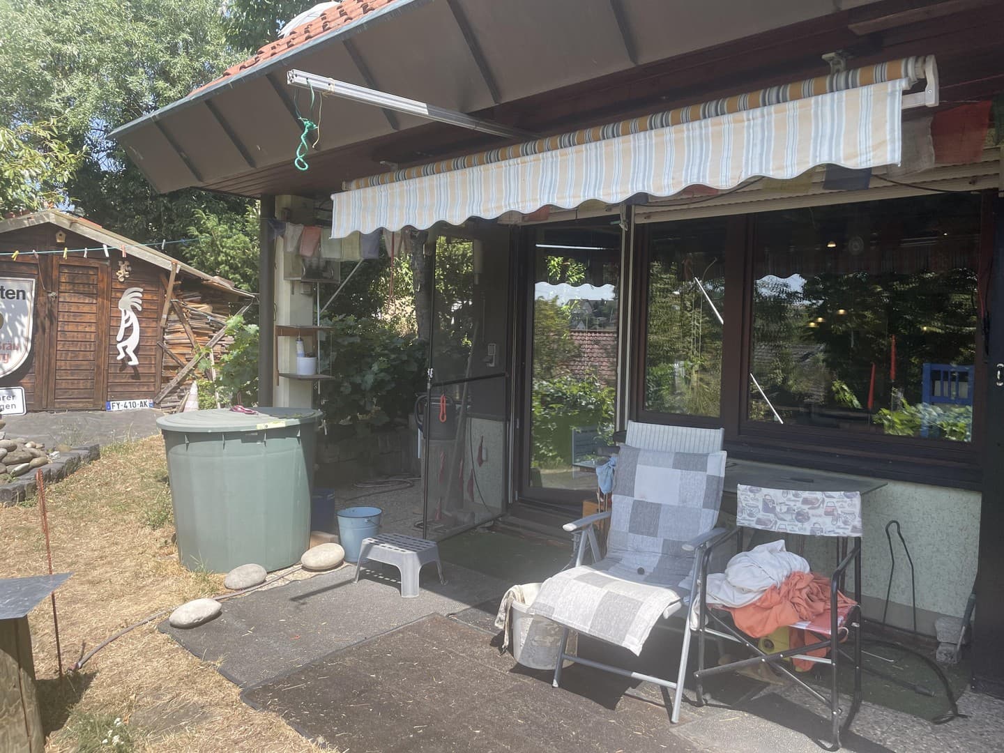 Geräumige 3 Zimmer Wohnung mit eigenem Garten und Garage