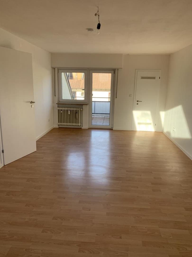 Großzügige 1-Zimmerwohnung mit Dachterrasse in ruhiger Lage in Bonlanden
