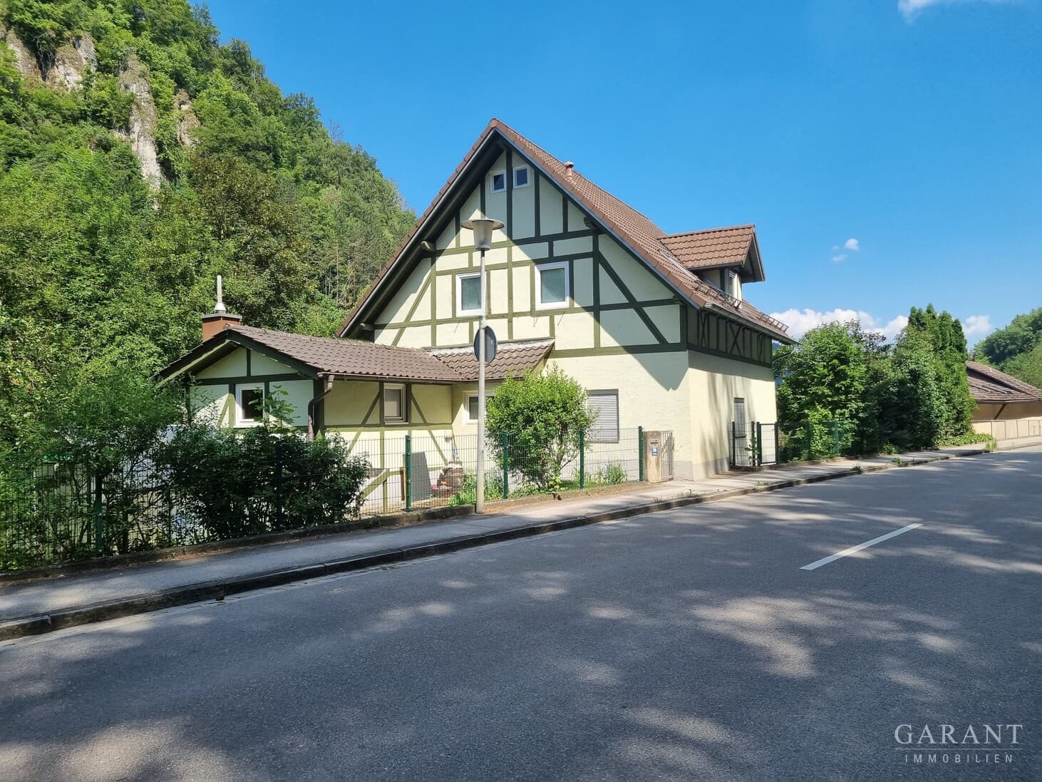 "Nicht perfekt" - aber voller Charakter. Ein Natursteinhaus mit Geschichte und vielen Möglichkeiten