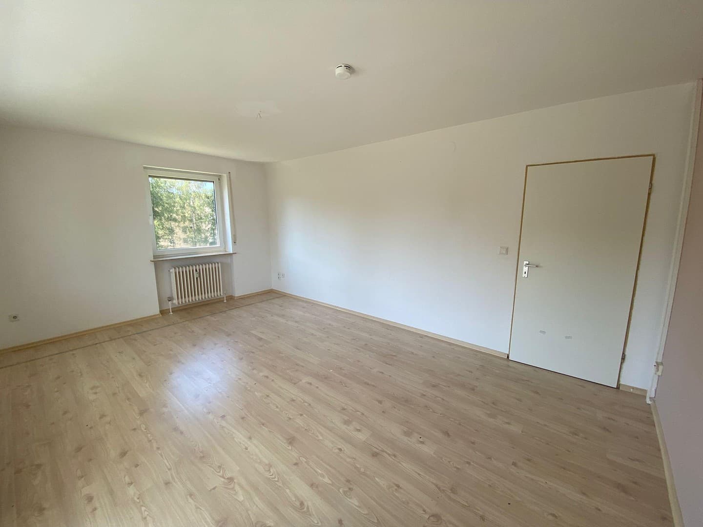 ** Hochwertige 3-Zimmer-Wohnung mit Balkon und Aufzug in Neustadt bei Coburg ***
