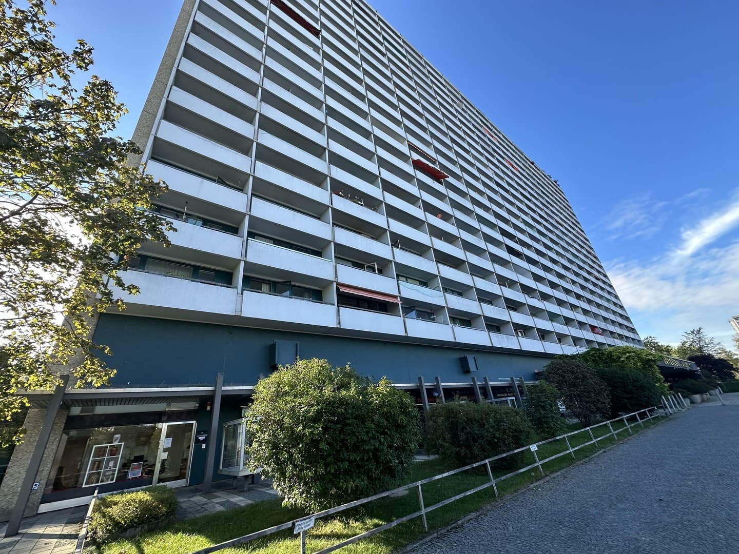 Großes möbliertes 1-Zimmer Apartment mit Balkon in München-Solln ab 01.04.2026 zu vermieten