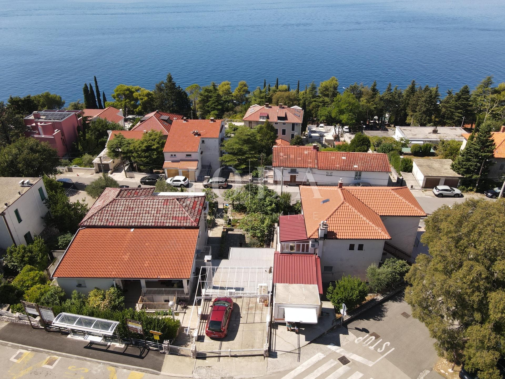 Dramalj – Wohnung mit Garten und Parkplatz, 100 m zum Meer