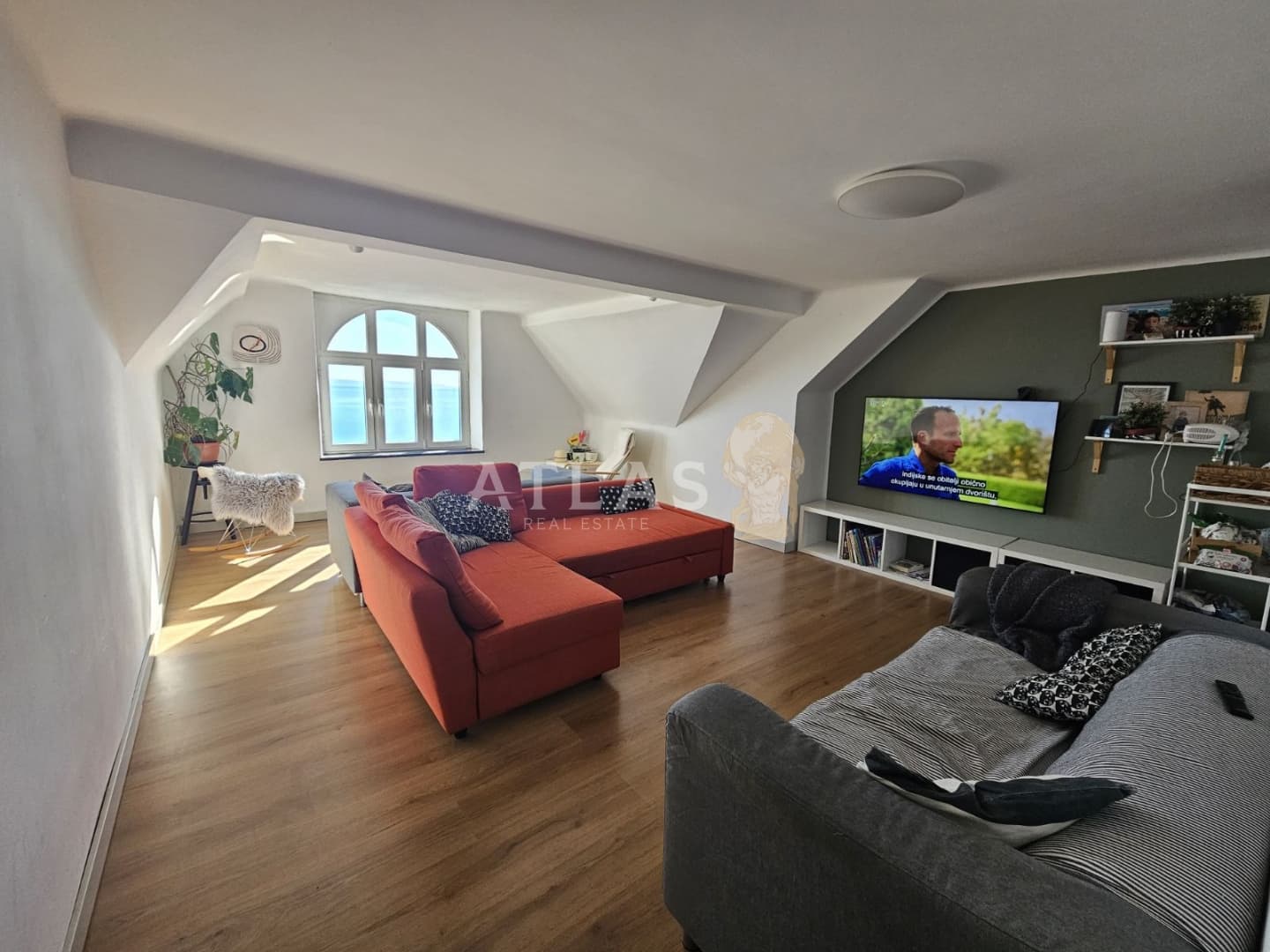 OPATHIE | DREIZIMMERWOHNUNG IM ZENTRUM