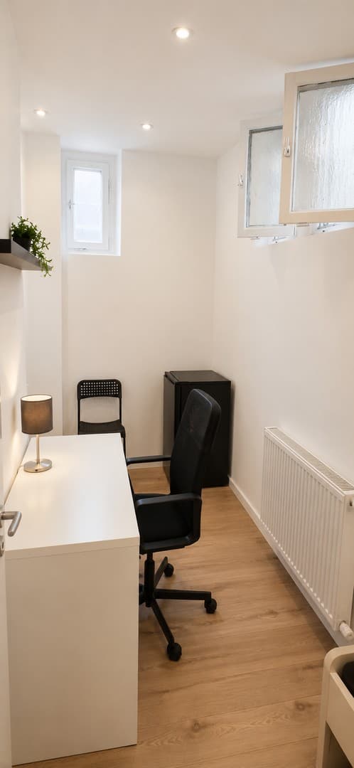 Möbliertes WG Zimmer in 3er Frauen WG | ab 01.11.2026