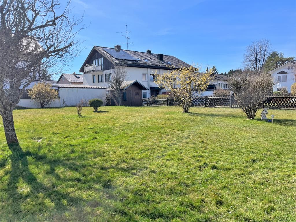 In beliebter Familienlage
- sonniges BAUGRUNDSTÜCK in Starnberg