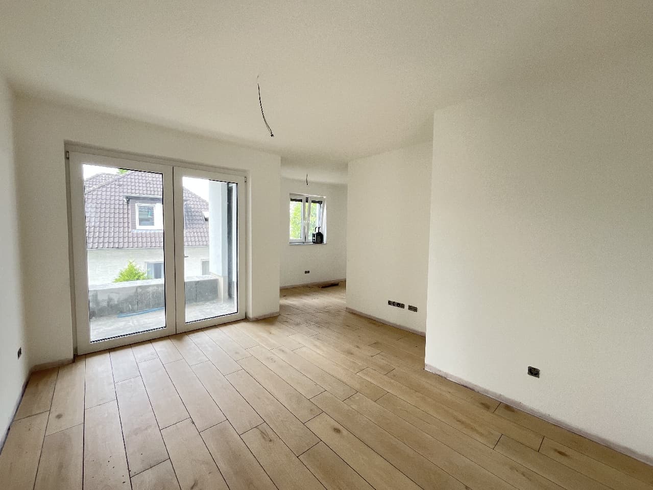 Charmante 2-Zimmer-Wohnung mit offenem Wohnbereich und Einbauküche im 1. OG