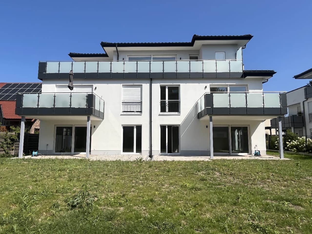 KFW 40 Erstbezug: 3 Zimmer Wohnung mit großem Garten zentral in Elsen