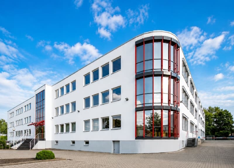 Fertigungshalle mit Büro und Kantine!