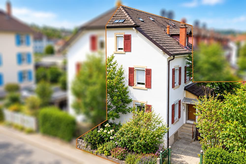 Reihenendhaus mit Garten in Lörrach mit viel Potenzial – 4 Zimmer verteilt auf mehrere Ebenen
