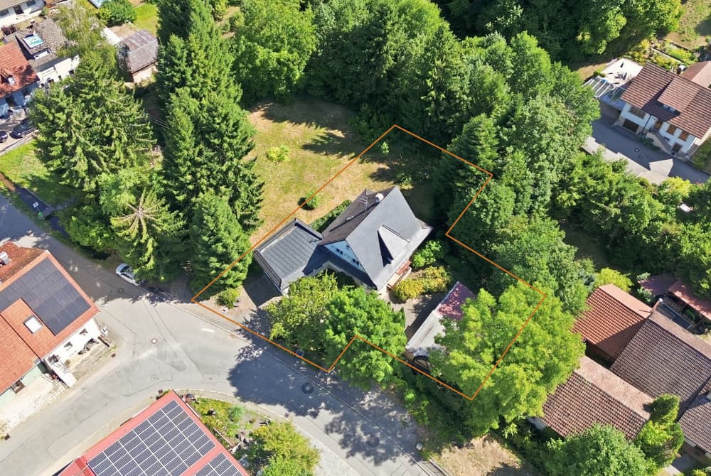 Großzügiges Einfamilienhaus in ruhiger Lage mit Garten, Sauna und viel Potenzial in Hasel