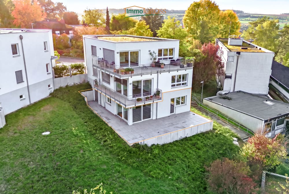 Moderne Erdgeschosswohnung auf dem Hünerberg mit weitläufiger Terrasse und Wiesentalblick