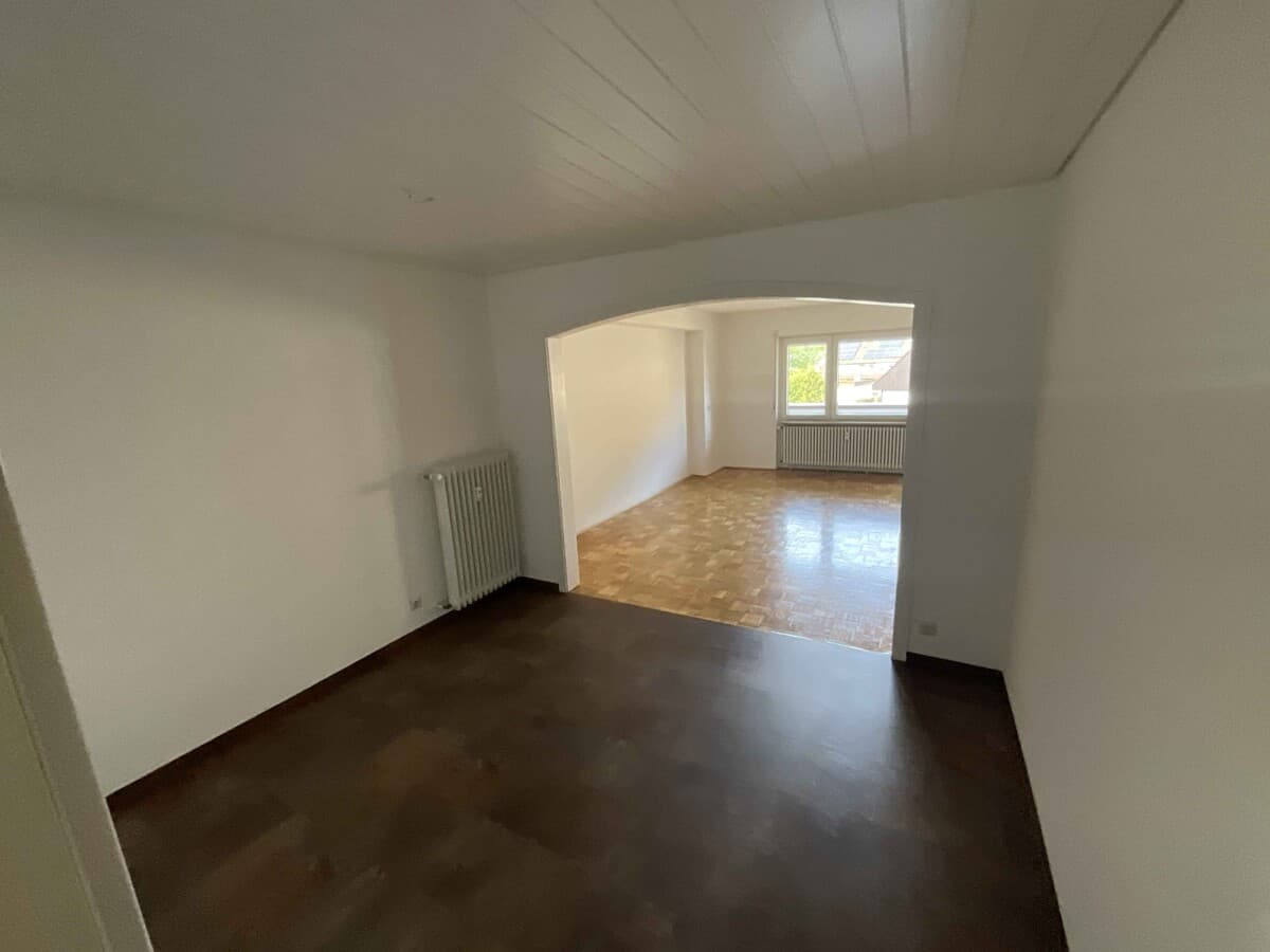 Geräumige Wohnung mit Tiefgaragen-Stellplatz