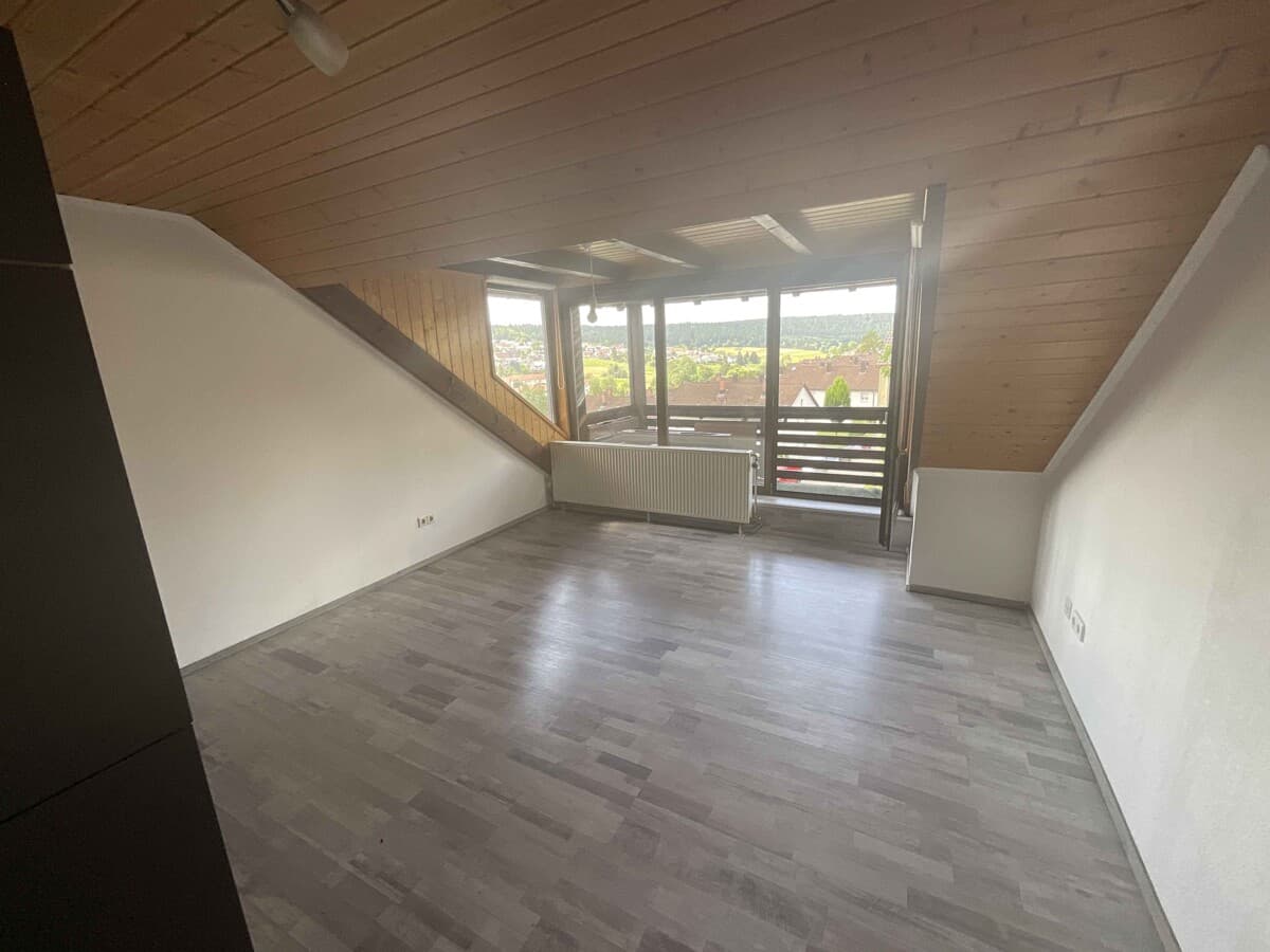 Gepflegte Dachgeschoss-Wohnung