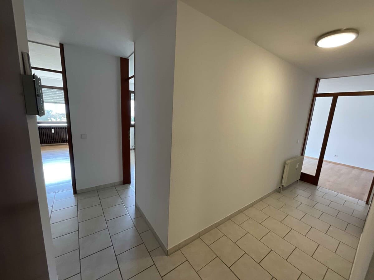 Bezugsfreie Wohnung mit Garage