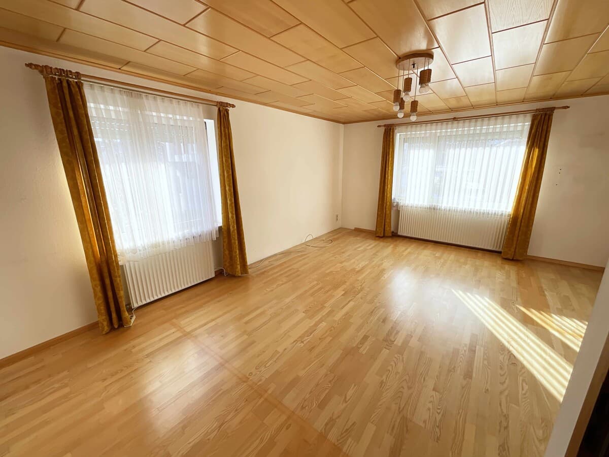 **Zweifamilienhaus in Stadtnähe!**
