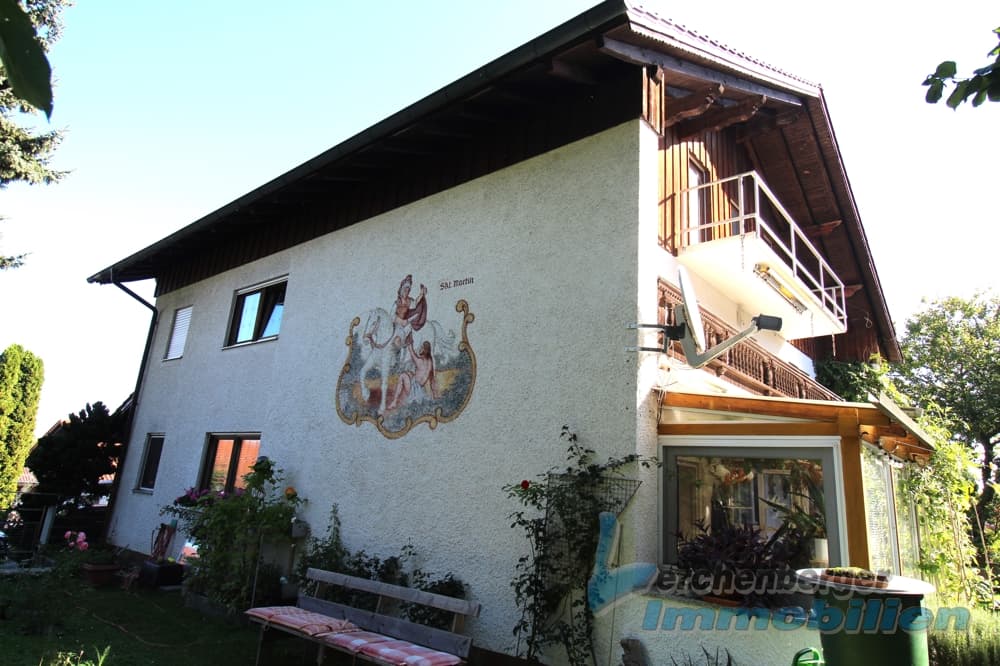 Zweifamilienhaus mit Garten in zentraler Lage des Marktes Eichendorf