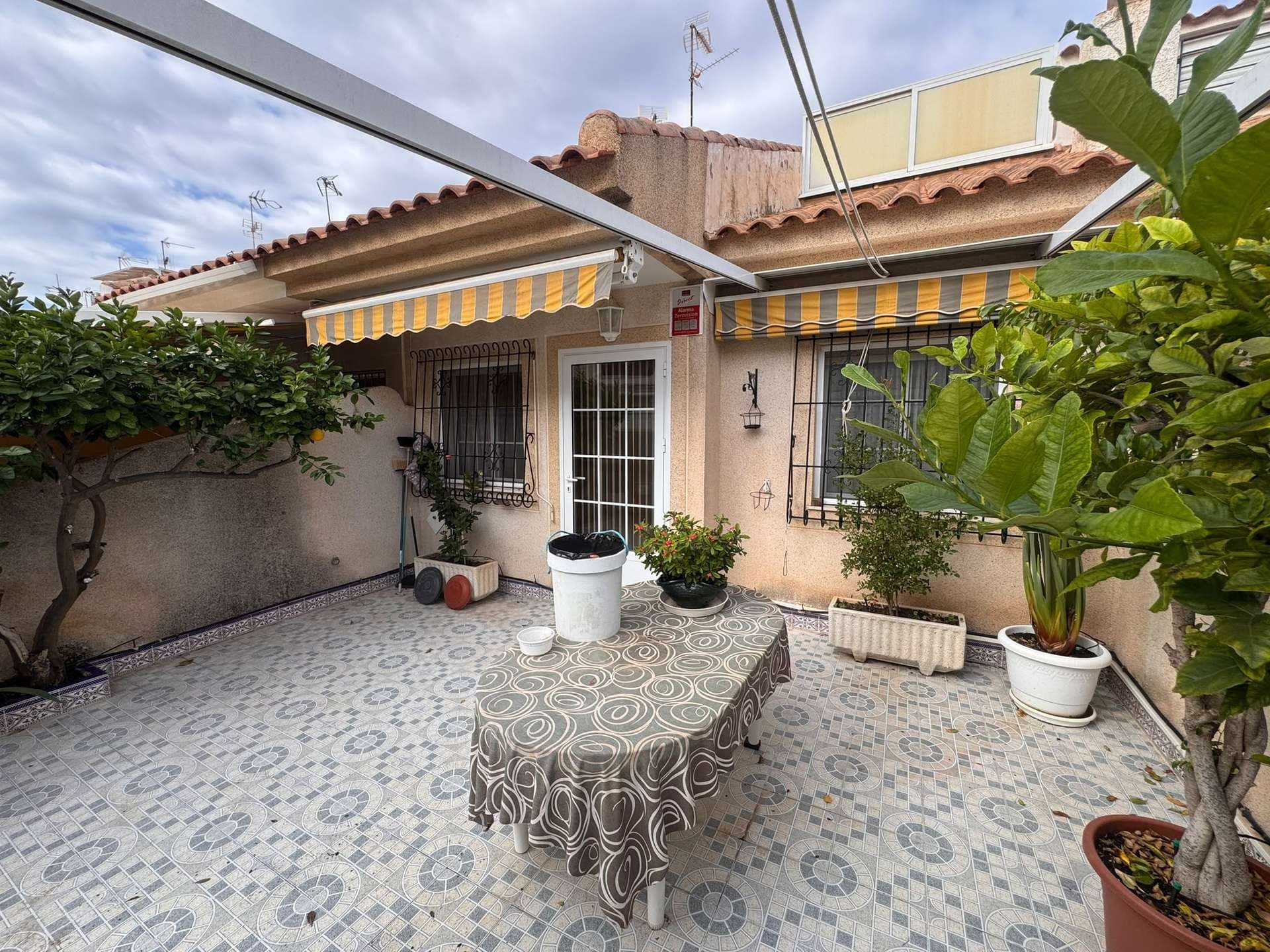 Gepflegtes Haus mit Solarium und Doppelgarage in Lo Pagan