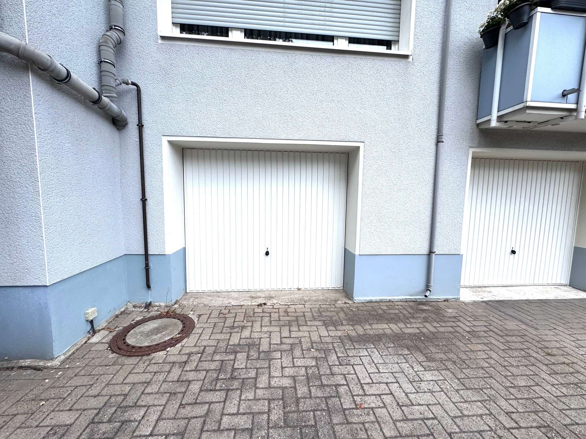 Garage mit Strom und Licht in 10 min Entfernung zum Flughafen und der Innenstadt