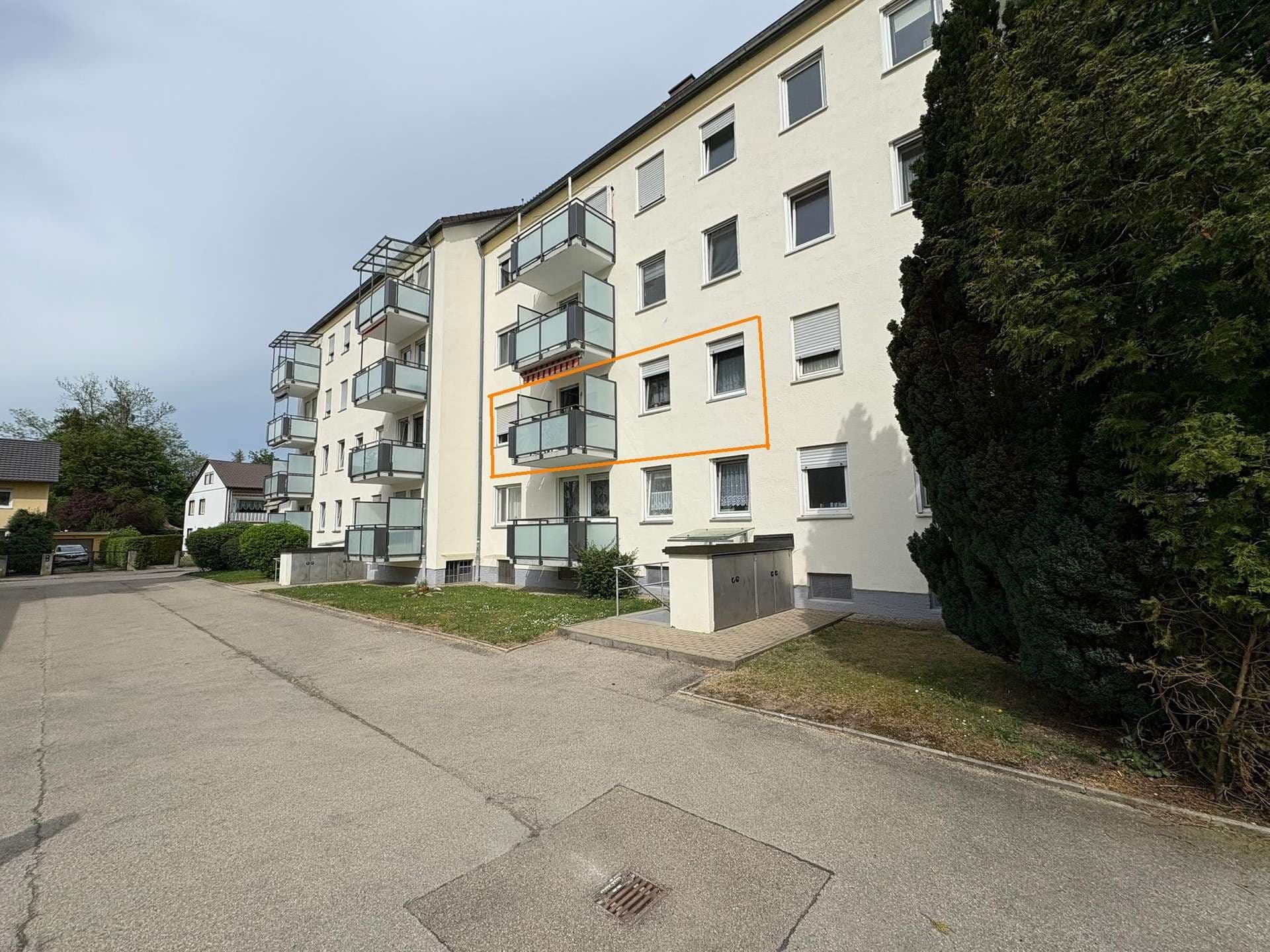 Vermietete 2-ZKB mit Balkon