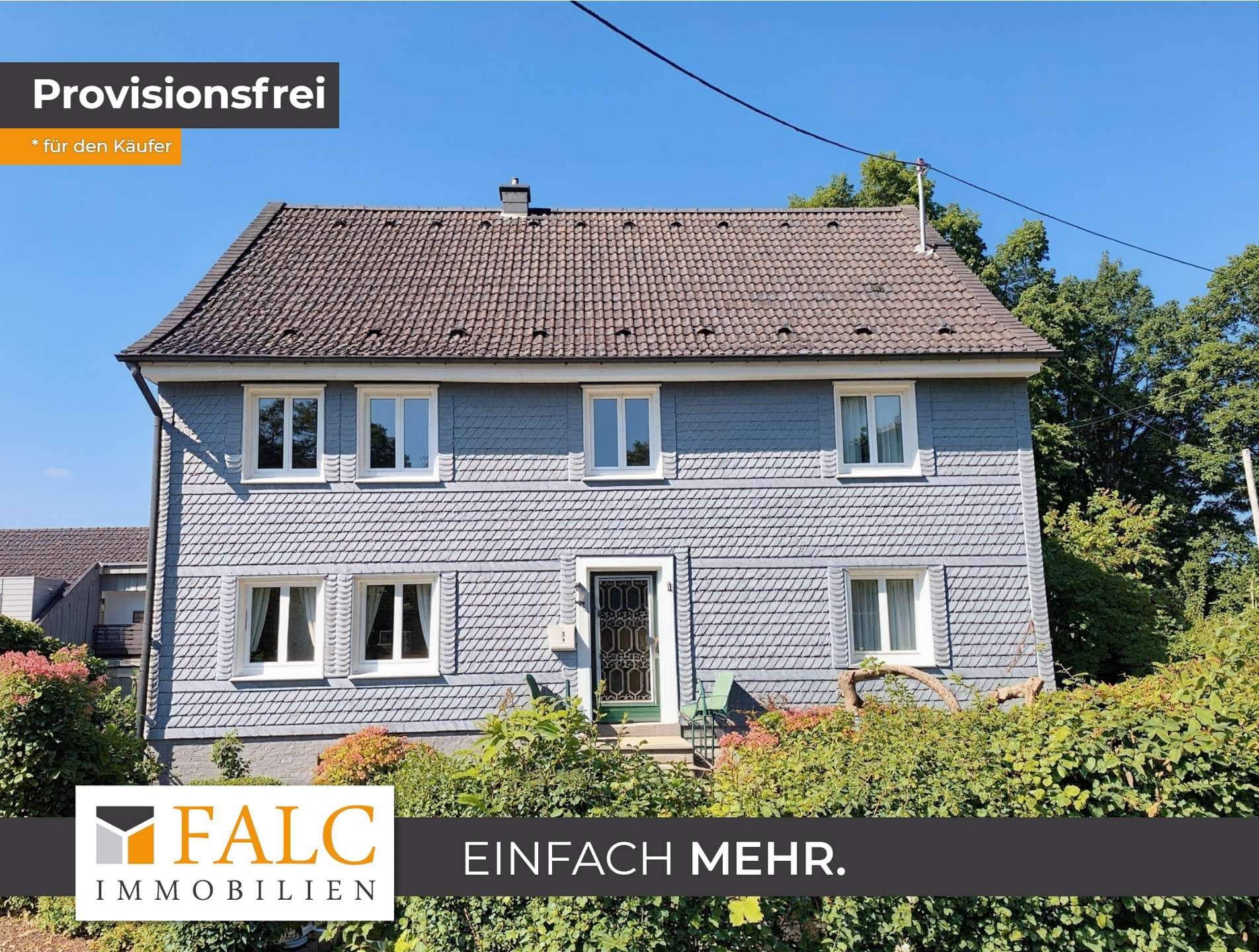 Altes Pfarrhaus im historischen Fachwerkdorf mit offiziell Golddorf Titel