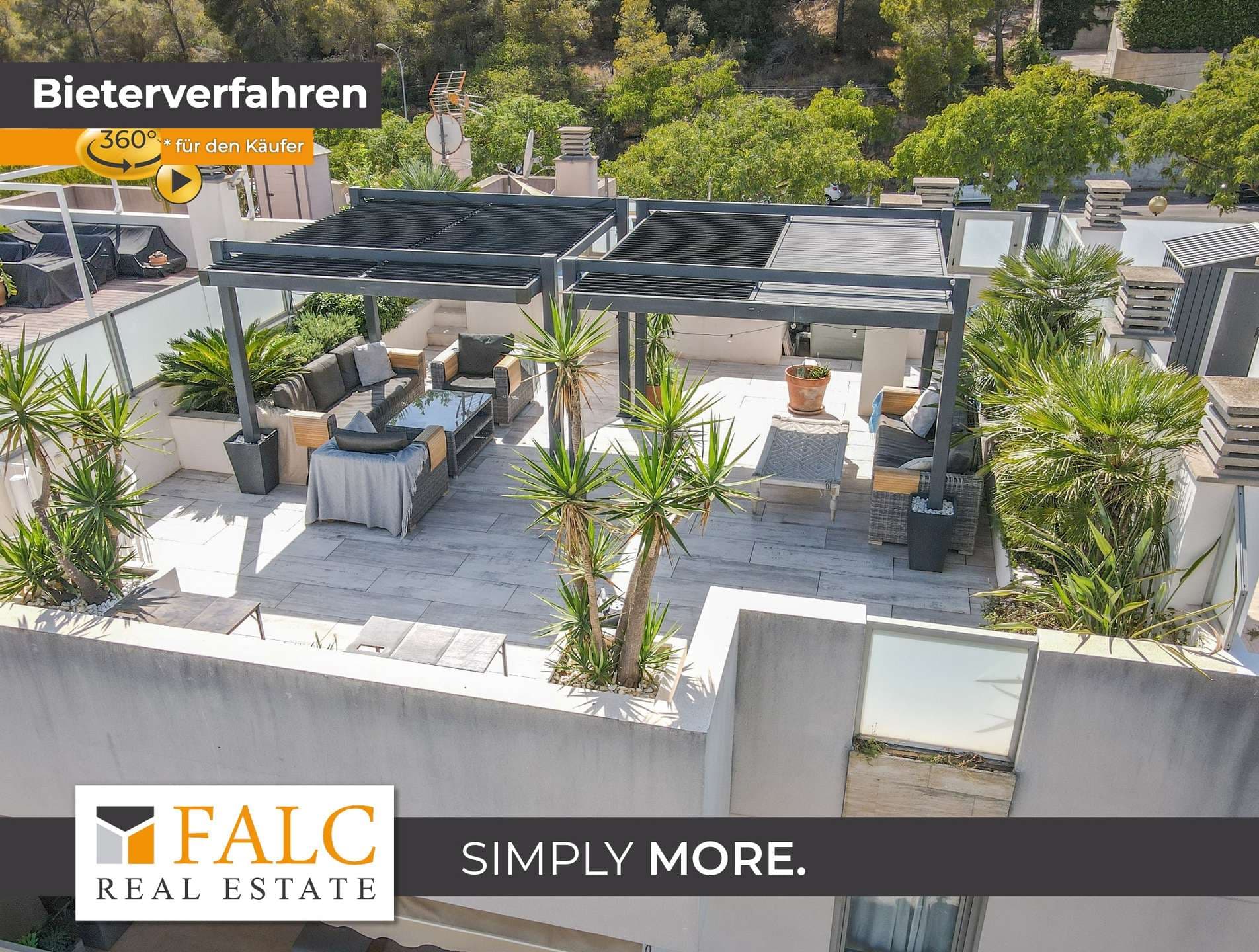 Seltenes Penthouse mit 77 m² Dachterrasse und Meerblick in Palmanova