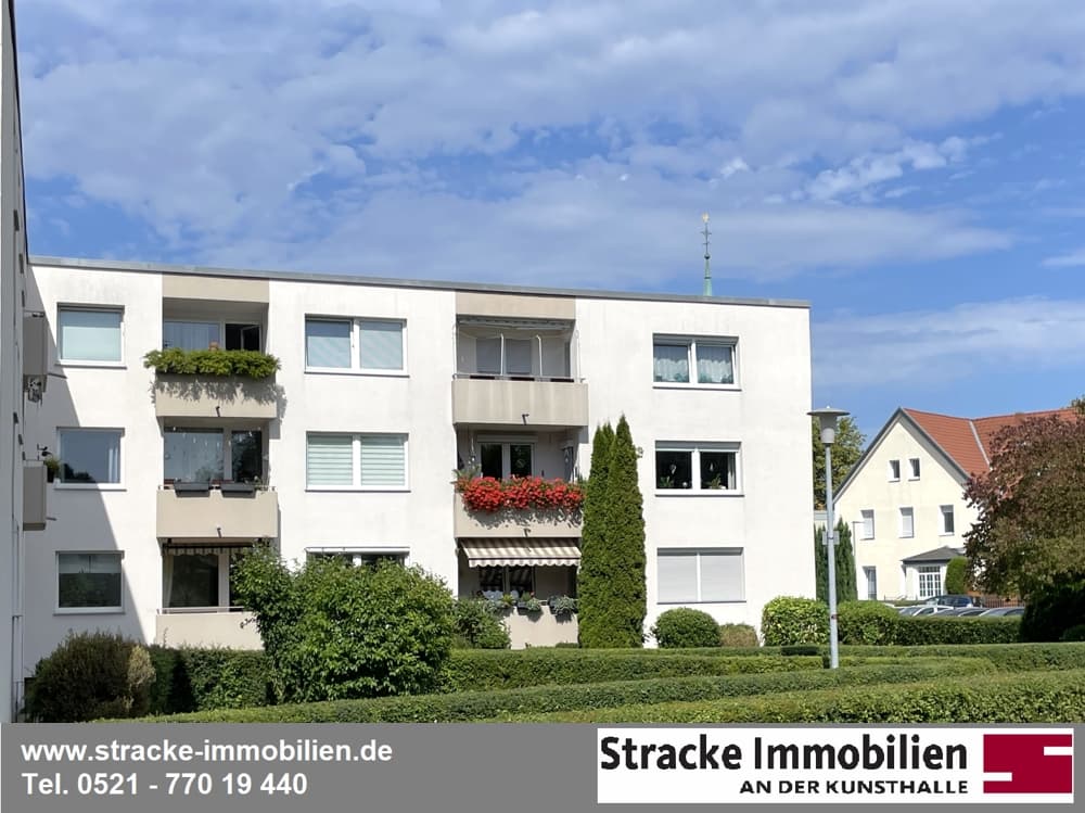 Gepflegte 3-Zimmer-Wohnung mit Sonnenbalkon, Grünblick und eigenem Tiefgaragenplatz
